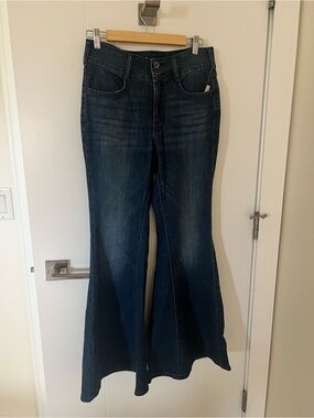NET Pilcro Women’s Dark Blue Flared Jeans - Classic Denim